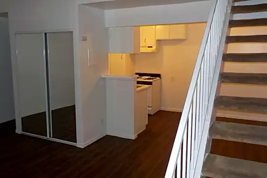 Woodland & Walnut Pointe Apartments Photo 1