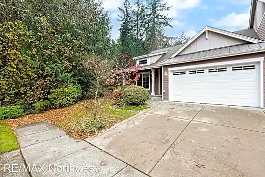 631 Miter Dr NW Photo 2