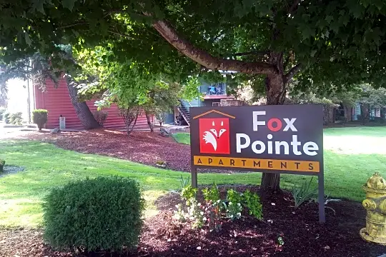 Fox Pointe Apartments Photo 2