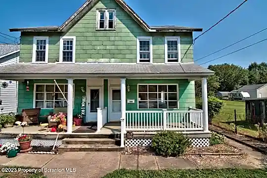 359 Hanover St Photo 1
