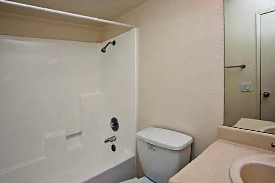 355 Pine Ave Photo 1