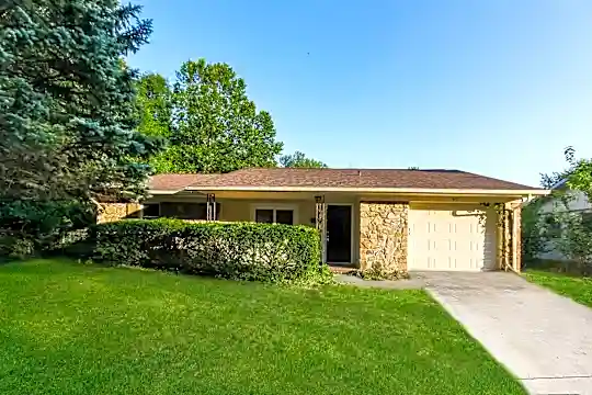 10227 Ridgefield Dr Photo 1