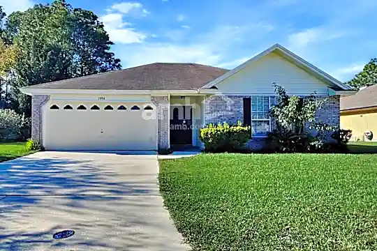1994 E Hovington Circle Photo 1