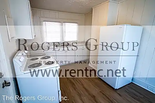 306 S College St Photo 2