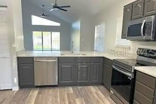 5964 Parkview Point Dr Photo 2
