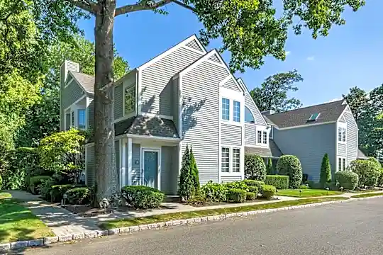 11 Hale Ln Photo 1