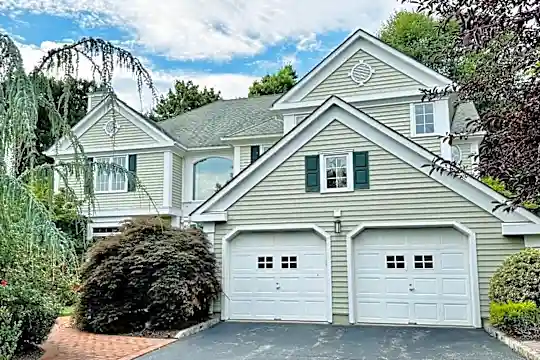17 Rose Hill Dr Photo 1