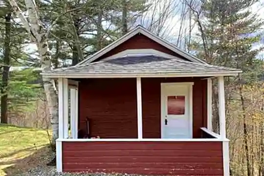 977 Daniel Webster Hwy Photo 1