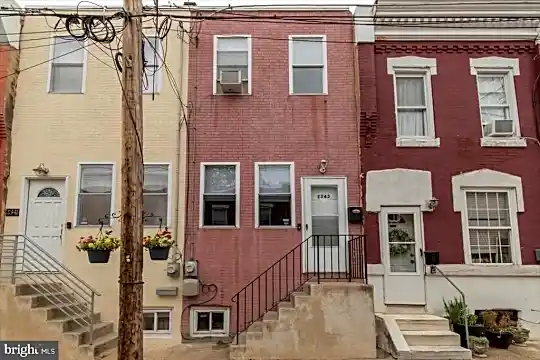 2343 E Harold St Photo 2