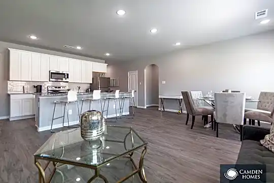 1467 Streamside Dr Photo 2