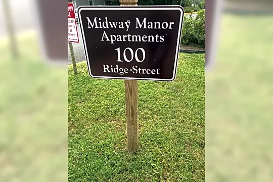 Midway Manor Photo 2