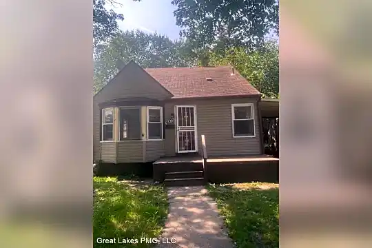 18475 Winthrop St Photo 2