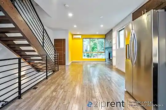 9607A Roosevelt Way Northeast, A Photo 1