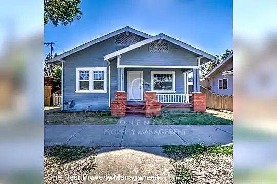 828 8th St Photo 1