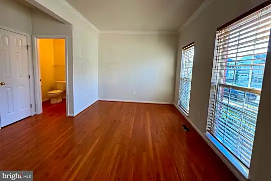 1113 Walker Dr Photo 2