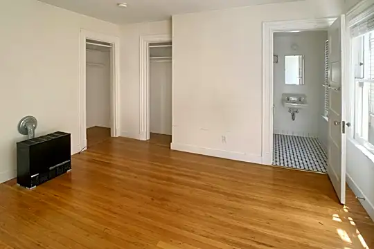 2425 Durant Ave Photo 2