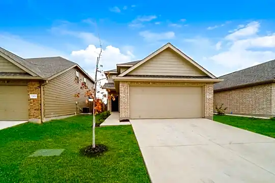 10424 Green Branch Photo 1