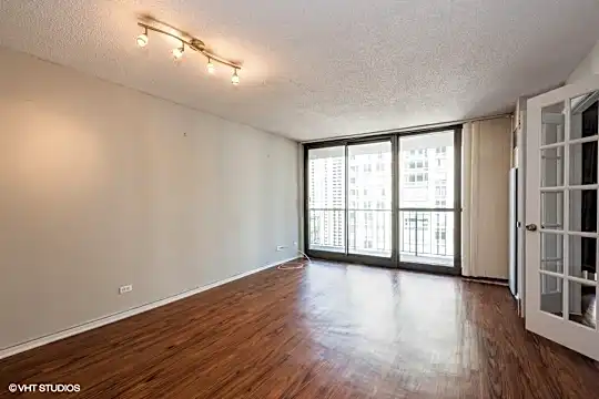 10 E Ontario St #2910 Photo 2