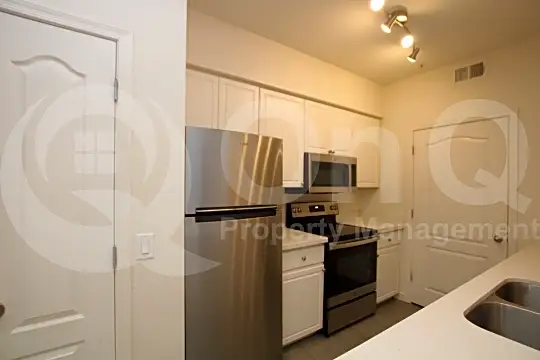 1701 East Colter Street, Unit 119 Photo 2