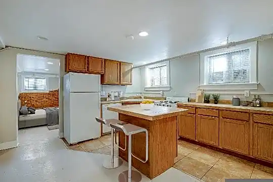 1526 Lafayette St Photo 2