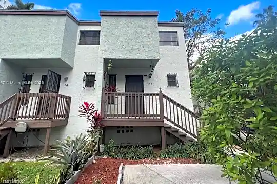1901 NW S River Dr Photo 2