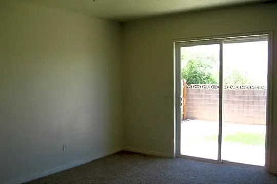 2115 N 550 W Photo 1