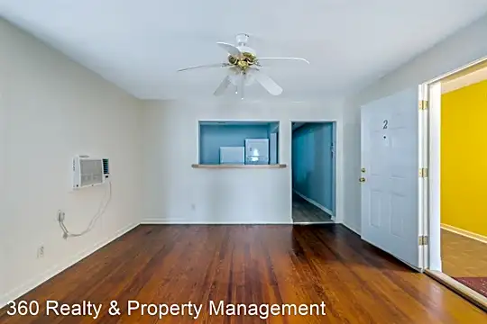 610 Avenue H Photo 2