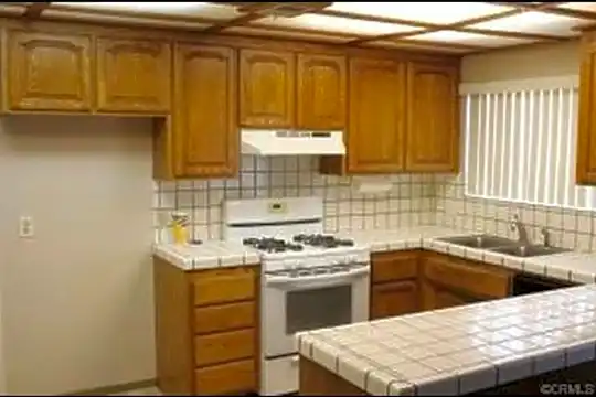 355 Jade Dr Photo 1