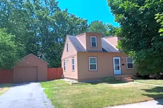 32649 Donnelly St Photo 1