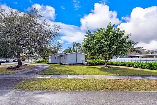 17320 NW 80th Ave #0 Photo 1