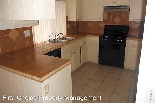 5214 La Cumbre Ave Photo 2