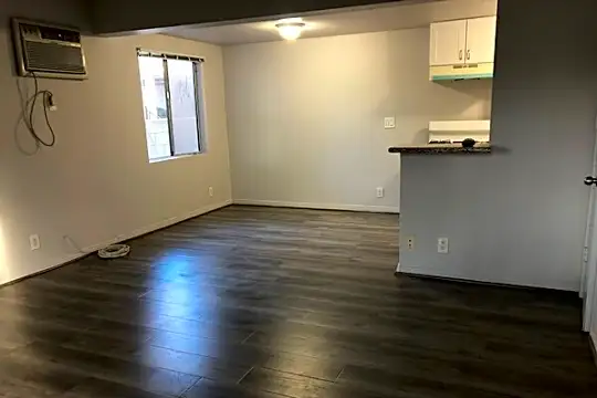 14339 Tiara St Photo 1