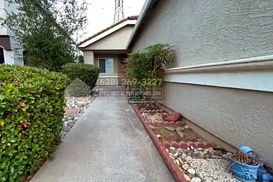 8065 Langham Way Photo 2