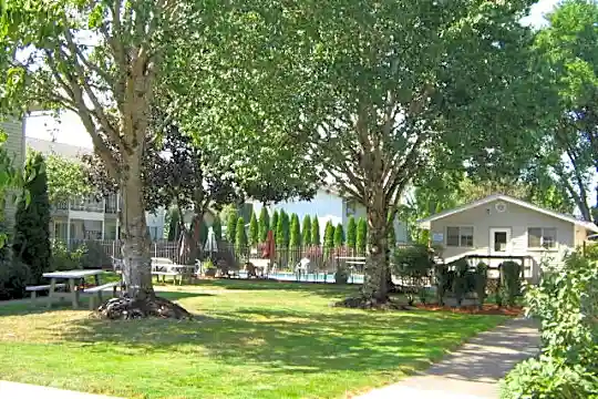 Centre Court Village Photo 1