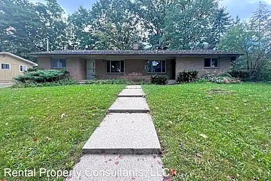 2926 Alger St SE Photo 1