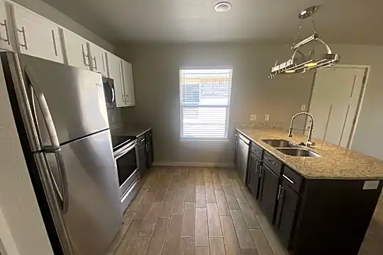1813 Osage St Photo 2