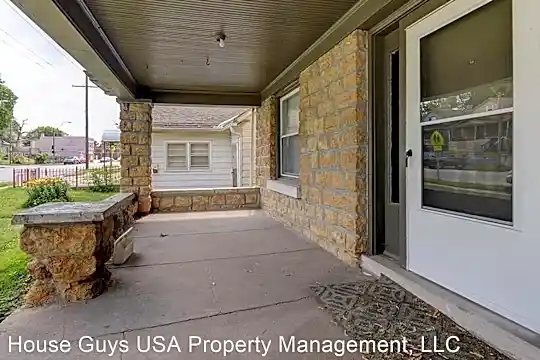 5711 St John Ave Photo 2