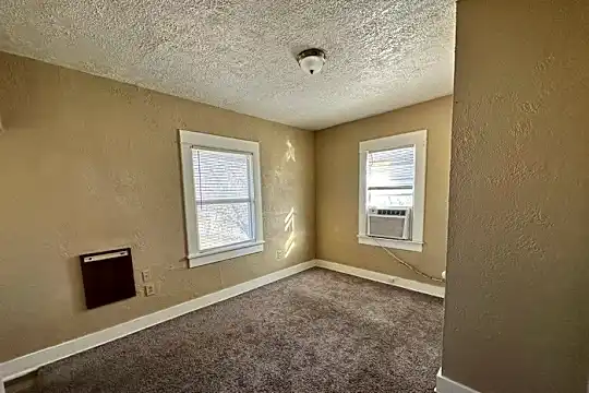 715 Asp Ave Photo 2