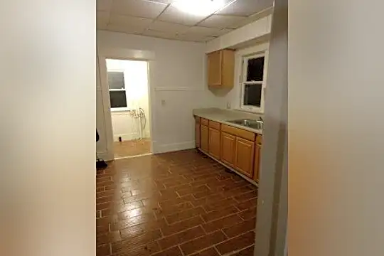 1425 S Liberty Ave Photo 2