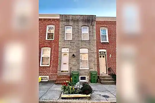 757 W Cross St Photo 2