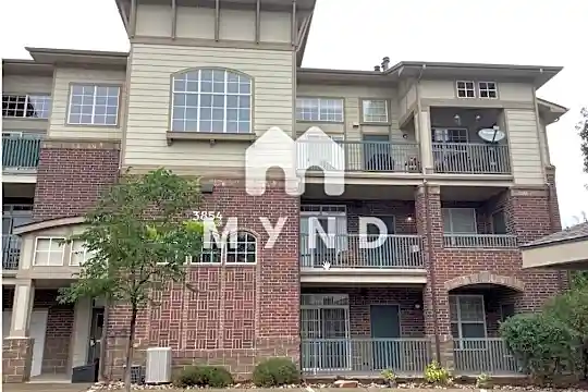 3854 S Dayton Way Unit 102 Photo 1