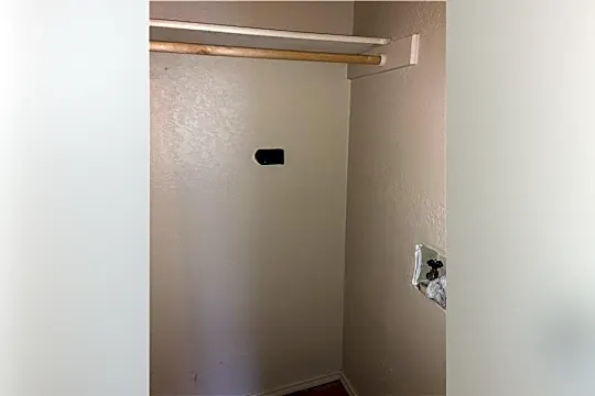 2503 Ethel Ave Photo 2