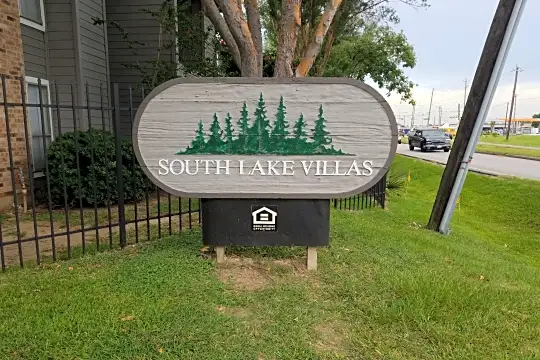 South Lake Villas Apartment Homes Photo 2