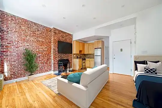 158 W 94th St #2R Photo 2