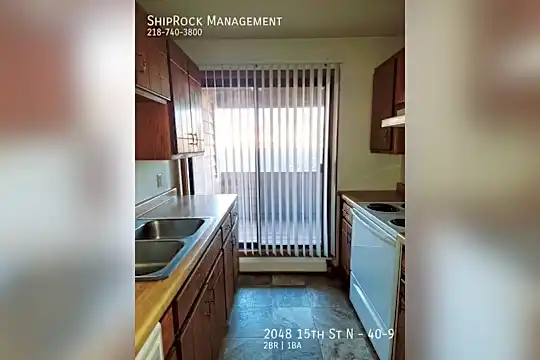 2048 15th St N - 40-9 Photo 2
