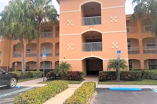150 L Pavia Blvd #32 Photo 2