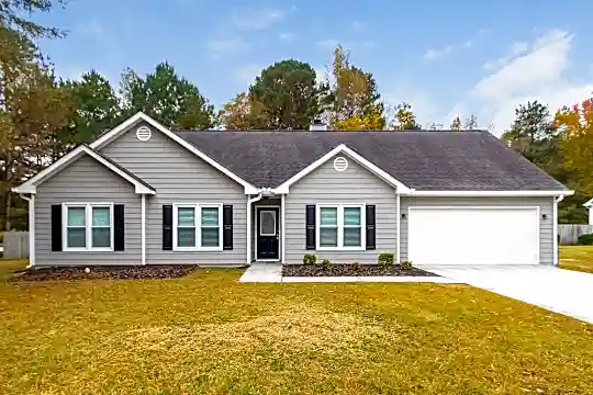 700 Hunters Ln Photo 1