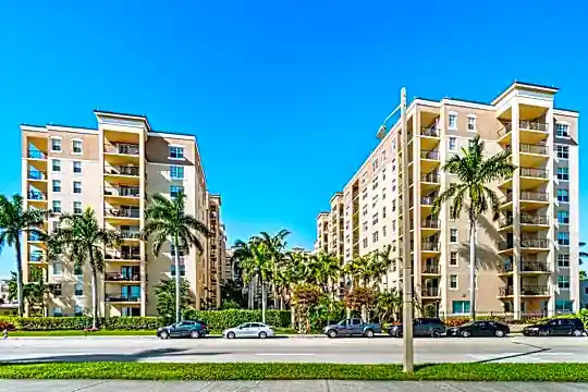 1805 N Flagler Dr #107 Photo 1