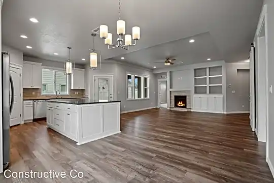 1375 Jolly Roger Ave Photo 2