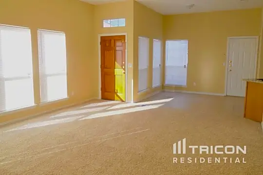 5006 Bay View Photo 2